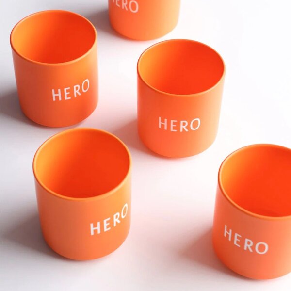 Porcelánový hrnček Orange Hero 300 ml