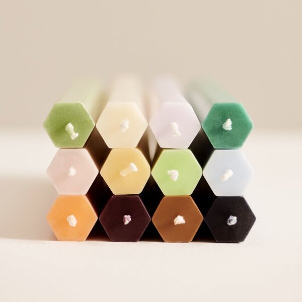 Sviečka Hexagon Candle Reds and Bordeaux – set 4 ks