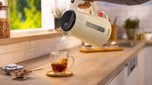 Bosch TWK 1M127 - Rýchlovarná kanvica MyMoment, béžová