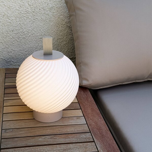 Briloner Stolová LED lampa na akumulátor Brilo unplugged Globe, béžová/biela, IP44, Krémová / jantárovo žltá, Chodba, Plast, Moderný, Stolová lampa