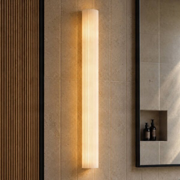 Lucande LED kúpeľňová nástenná lampa Victoire, 70 cm, biela/chróm,, Biela / opálová, Kúpeľňa, Sklo, Moderný, Nástenné svietidlo