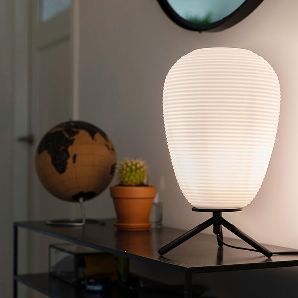 Dizajnová stolná lampa čierne sklo 24 cm s opálovým sklom - Hero