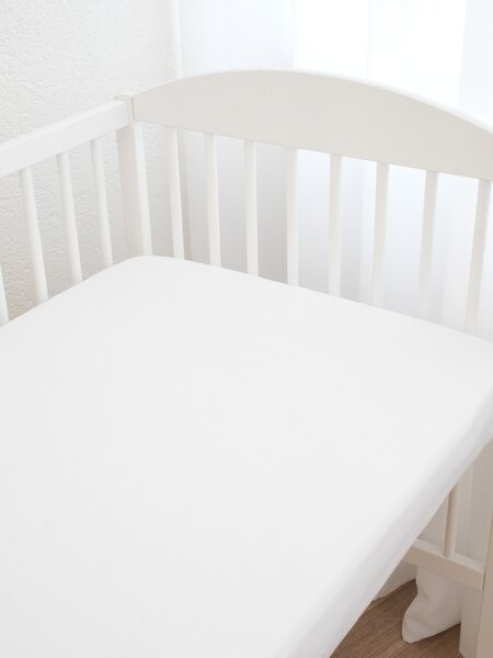 Jersey prostěradlo do postýlky s elastanem 70 × 140 cm – bílá