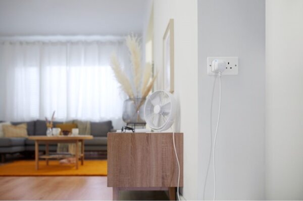 WiZ - Inteligentná zásuvka F 2300W + powermetr Wi-Fi