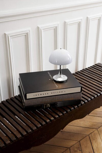 Louis Poulsen Prenosná lampa Panthella 160 V3, chrome opal blue grey 5744171449