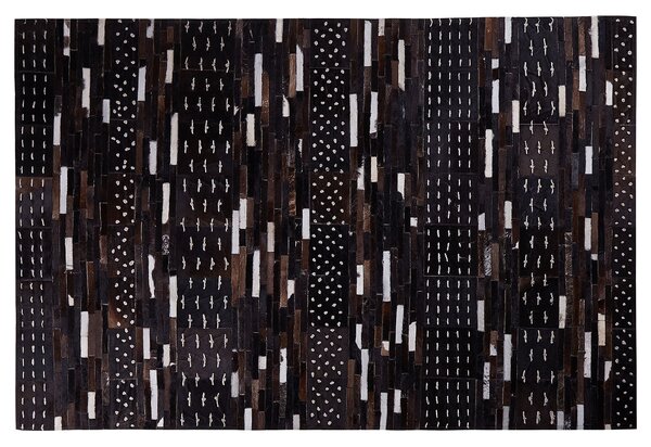 Koberec hnedý kožený 140 x 200 cm v rustikálnom štýle prešívaný vlnenou niťou patchworkový rustikálny