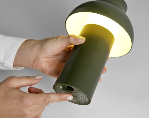 HAY Prenosná stolná lampa PC Portable, olive AE913