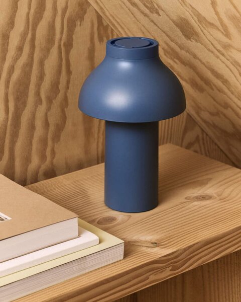 HAY Prenosná stolná lampa PC Portable, azure blue AE913
