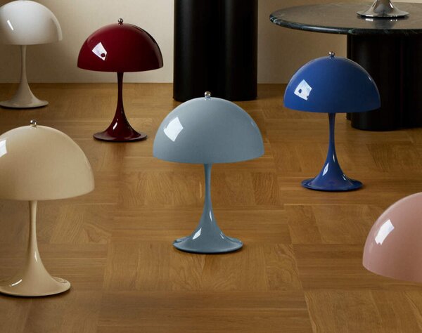 Louis Poulsen Prenosná lampa Panthella 250, opal pale blue 5744172972