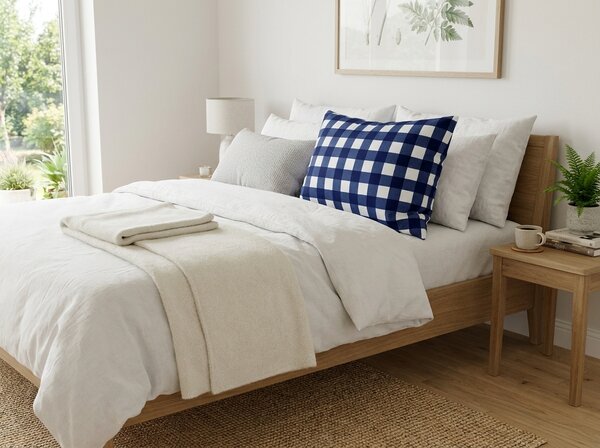 Obliečka na vankúš z mikrovlákna NAVY GINGHAM 70x90 cm, modro-biely