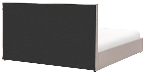 Posteľ s úložným priestorom sivobéžová 180 x 200 cm látkové čalúnenie prešívané čelo zdvíhací rošt minimalistický dizajn