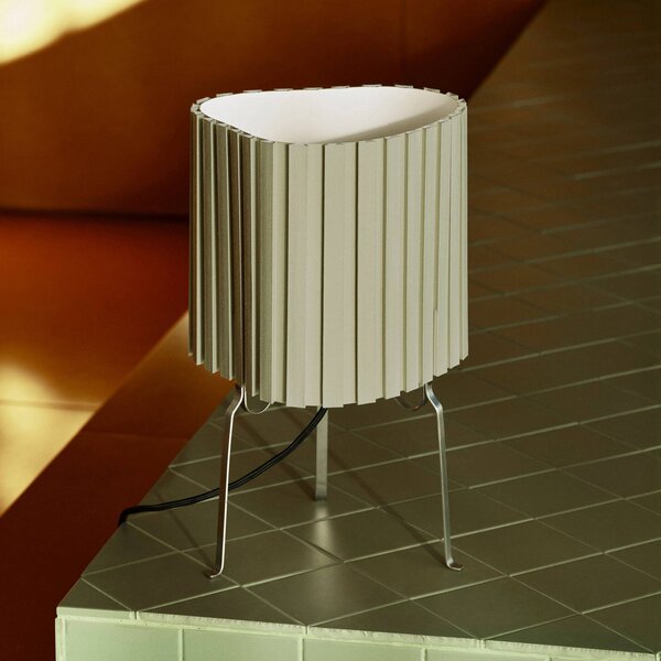 HAY Stolová lampa Canelé, zelená, výška 37 cm, E14, textil, Zelená, Obývacia izba / jedáleň, Textil / látka / hodváb, Dizajn, Stojacie svietidlo