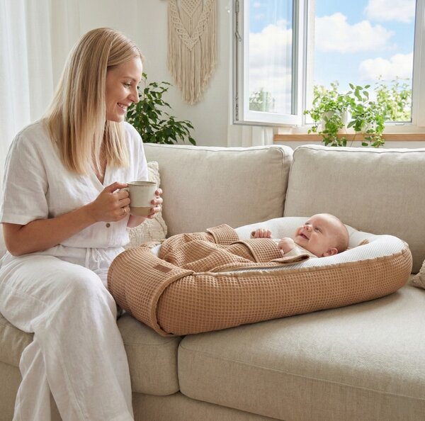 MAXMAX Hniezdočko (kokon) pre bábätko - BABYMAM AIR 3D SAFE SLEEP SET - cappuccino