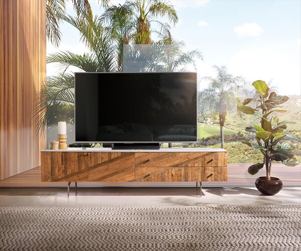 DELIFE TV stolík Bahan 175 cm mango teak 2 dvierka 2 zásuvky mramorová doska biela podstava v tvare L nerezová oceľ