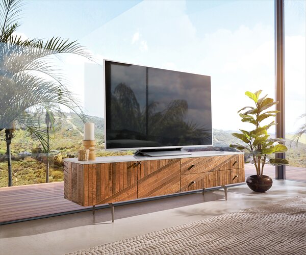 DELIFE TV stolík Bahan 175 cm mango teak 2 dvierka 2 zásuvky mramorová doska biela podstava v tvare L nerezová oceľ