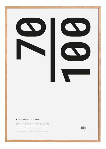PAPER COLLECTIVE Dubový rám s akrylovým sklom – 30 × 40 cm 32 × 42 × 2 cm