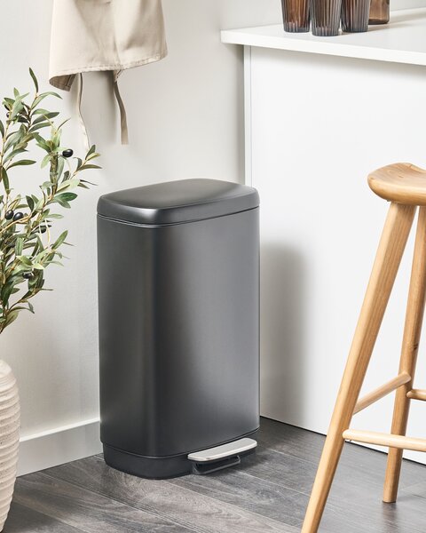 Odpadkový kôš s pedálom a vekom čierny syntetický materiál železo 30 l moderná kuchyňa