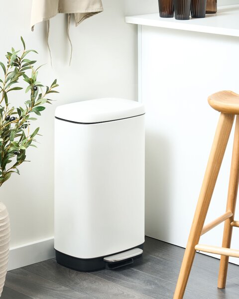Odpadkový kôš s pedálom a vekom biely syntetický materiál železo 30 l moderná kuchyňa