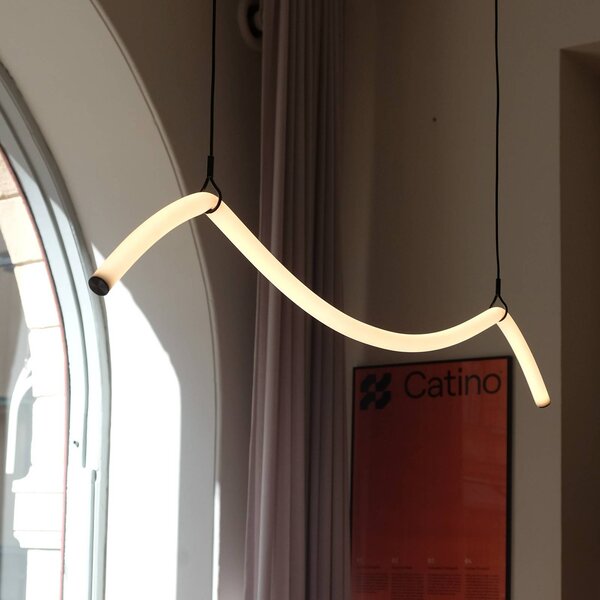 Markslöjd LED závesné svietidlo Melt, čierne/biele, dĺžka 112 cm, Biela / opálová, Obývacia izba / jedáleň, Plast, Moderný, Závesné svietidlo