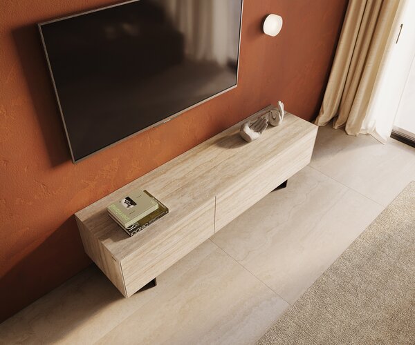 DELIFE TV stolík Cuor 180 cm keramika Laminam® Travertino Bianco krémovo biela 1 výklopné dvierka 2 zásuvky podstava závesná kov čierna