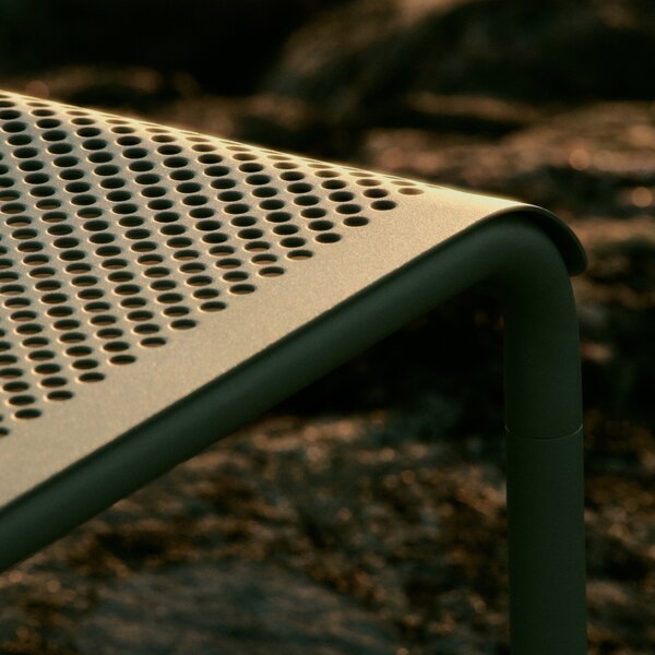 Záhradná stolička Dapple, Cashmere – Ferm Living