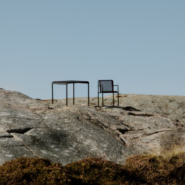 Záhradná stolička Dapple, Cashmere – Ferm Living