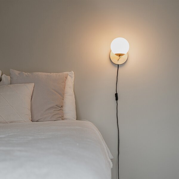 Art Deco nástenná lampa zlatá a opálové sklo - Flore