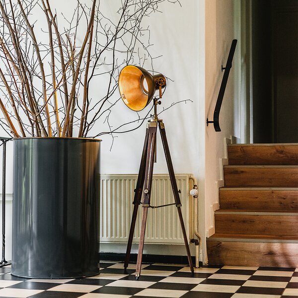 Priemyselná trojnohá stojaca lampa bronzová s drevom - Mangoes