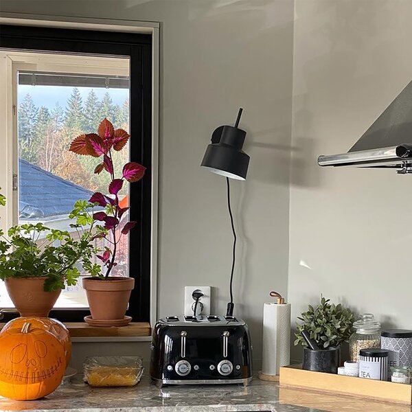 Inteligentná nástenná lampa čierna vrátane Wifi A60 - Chappie
