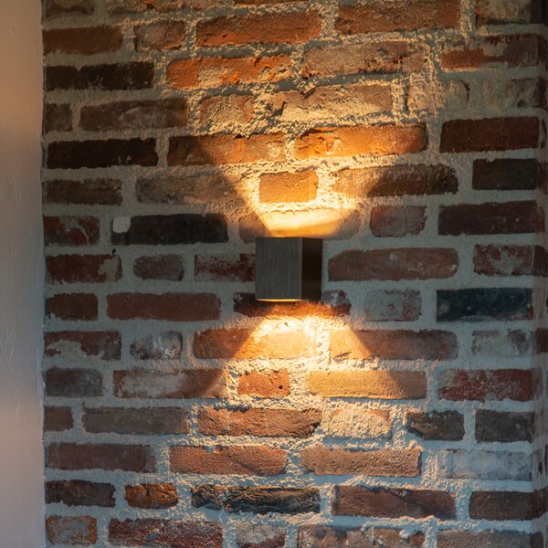 Moderná nástenná lampa tmavo bronzová štvorcová - Sola