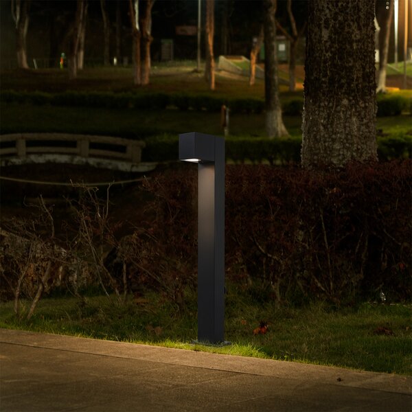 Vonkajšia lampa čierna so zemným hrotom a káblovou priechodkou 65 cm vrátane zásuvky IP44 - Baleno