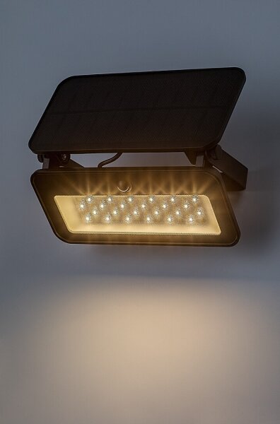 Rabalux 77160-LED solárny reflektor s LED/8W/3,7V, 3000-6500K, IP65