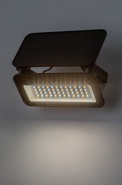 Rabalux 77160-LED solárny reflektor s LED/8W/3,7V, 3000-6500K, IP65