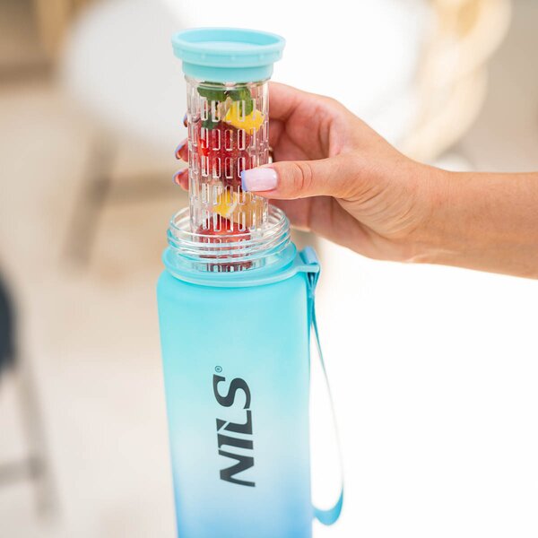 NCD04 MODRÁ TRITANOVÁ FĽAŠA NA NÁPOJE 950 ML NILS CAMP