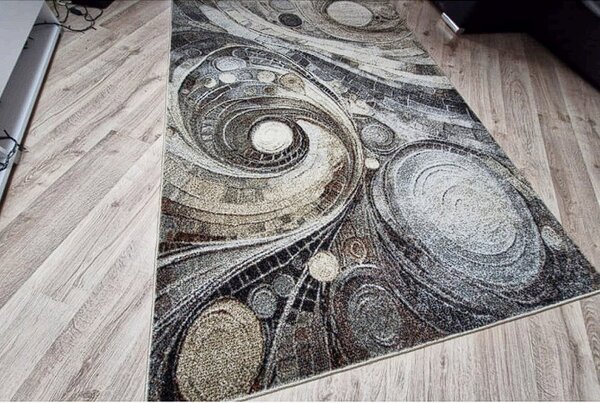 Moderný koberec Villa 885 sivo-hnedý s geometrickým vzorom Rozmer: 60x100 cm