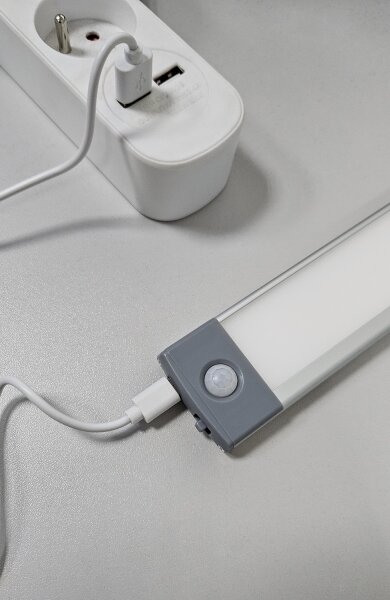 LED nabíjateľné osvetlenie nábytku so senzorom LED/2,5W/5V USB 800 mAh 4200K 32