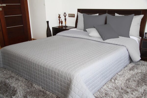 Obojstranný prehoz na posteľ v svetlošedej farbe Šírka: 75 cm | Dĺžka: 220 cm