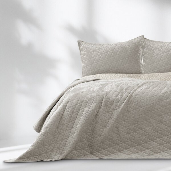Sivobéžový zamatový prešívaný pléd 170x210 cm Laila – Restilo