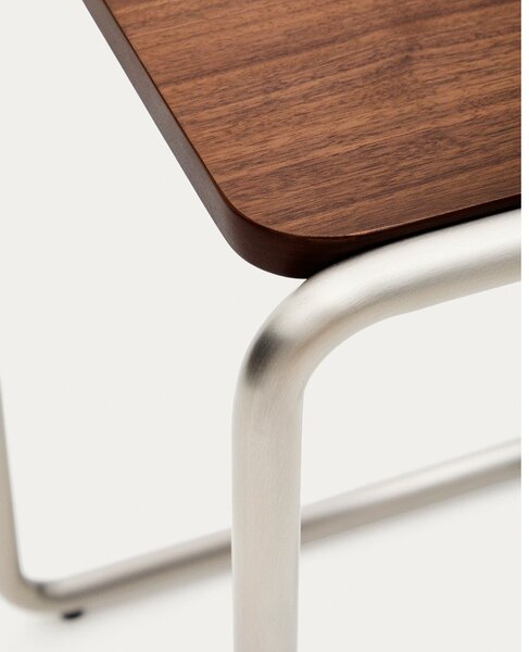 Odkladací stolík v dekore orecha 42x42 cm Tarsel – Kave Home