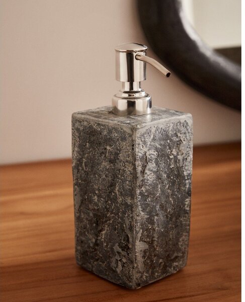 Sivý kamenný dávkovač mydla Macinne – Kave Home