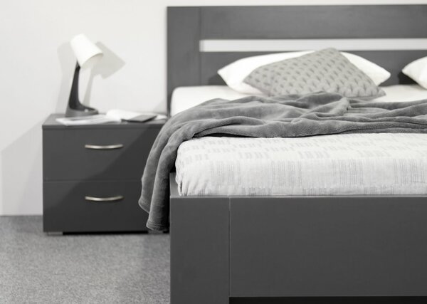 Manželská posteľ s úložným priestorom a roštom LINDA