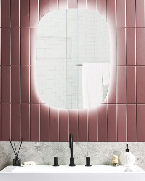 Nástenné kúpeľňové zrkadlo strieborné 58 x 78 cm oválne moderné súčasné kozmetické LED zrkadlo
