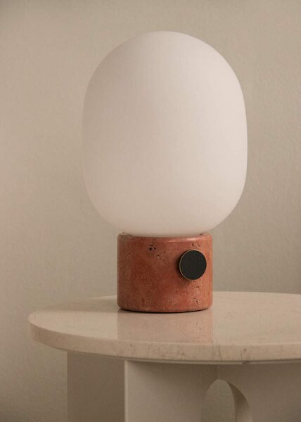 Audo Copenhagen Stolná lampa JWDA, red travertine 71218