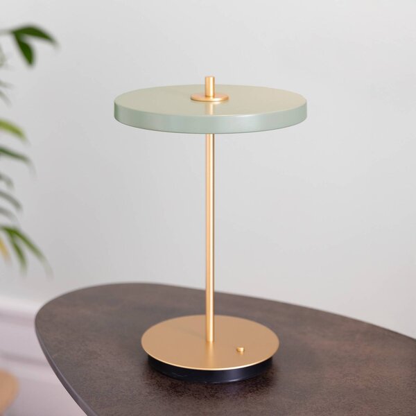 UMAGE stolová LED lampa Asteria Move olivovo zelená/mosadz 31 cm, Zelená, Obývacia izba / jedáleň, kov, Dizajn, Stojacie svietidlo