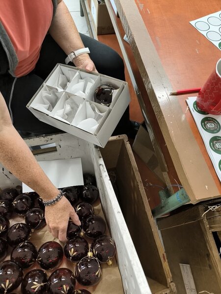Sklenená vianočná ozdoba Guľa Burgundy Lesk 2