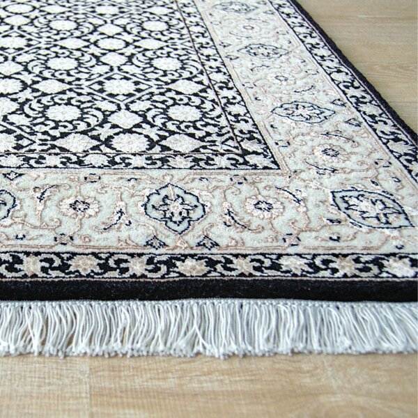Orientálny luxusný koberec Begum 1224 schwarz 0,70 x 1,40 m