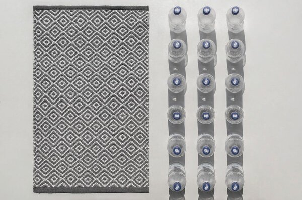 Béžová textilná kúpeľňová predložka 50x80 cm Shaki – Wenko