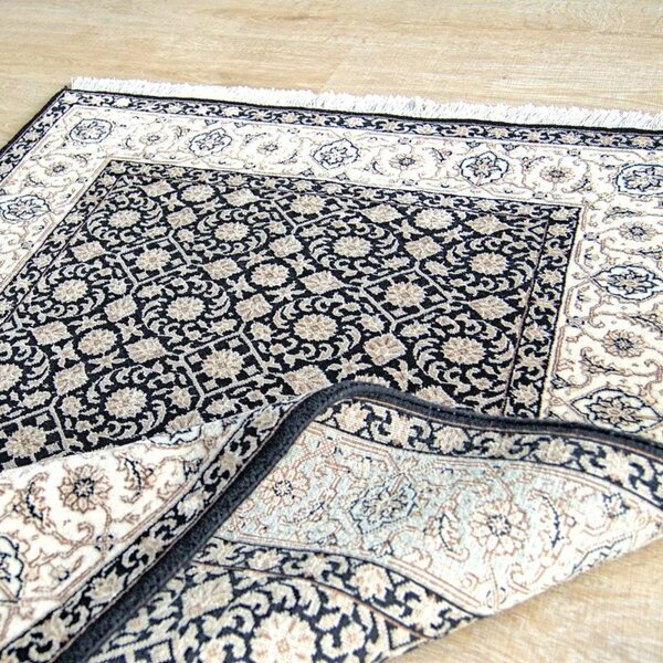 Orientálny luxusný koberec Begum 1224 schwarz 0,70 x 1,40 m