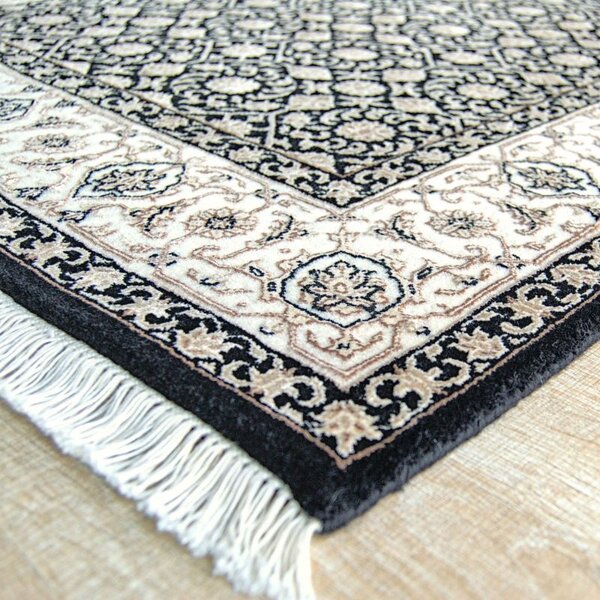 Orientálny luxusný koberec Begum 1224 schwarz 0,70 x 1,40 m
