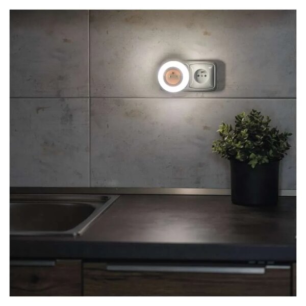 LED Nočné svetlo s čidlom a zásuvkou LED/0,3W/230V